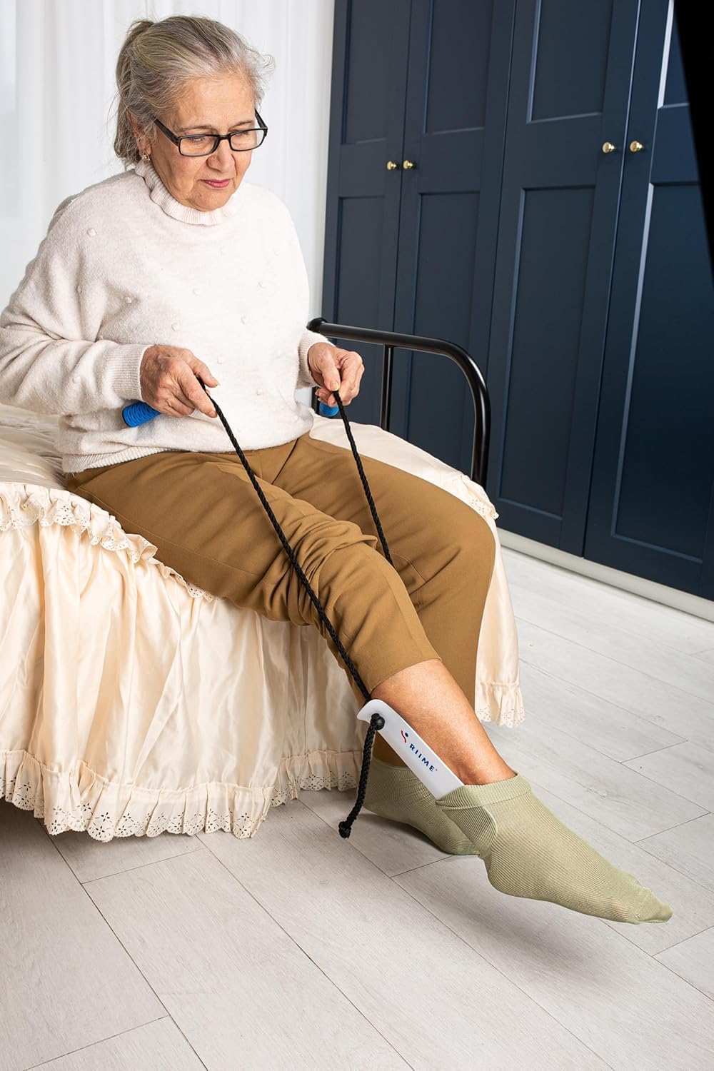 Sock Aid Easy to Use - Sock Aid for Compression Socks for Men & Women & Kid - Image 6